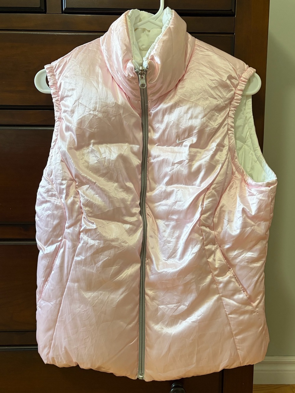 Vintage Nike Women's Reversible Puffer Vest - Picture 4 of 5